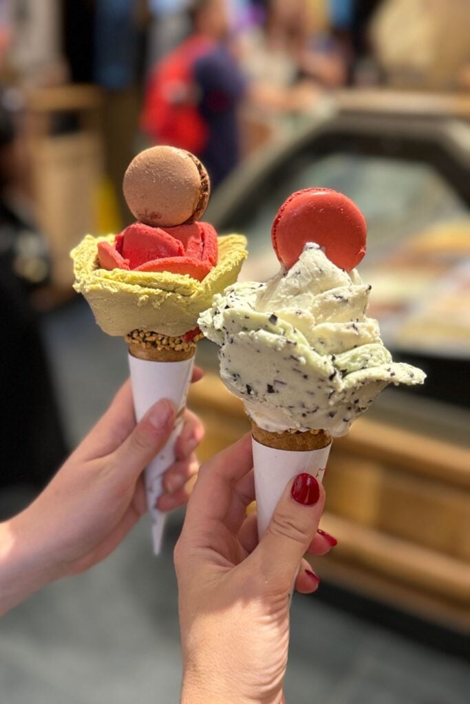 two ice creams in Lima